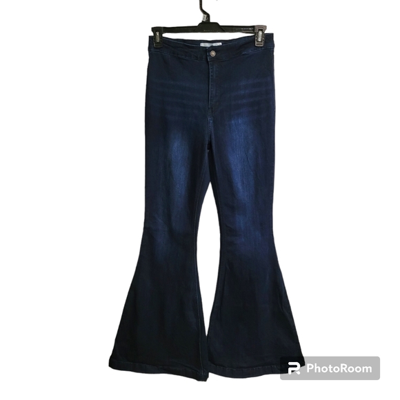 Kancan Jainey High Rise Bell Bottom Flare Leg Jeans - Picture 3 of 11